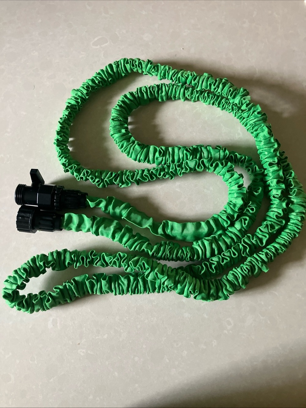 Expandable Green Garden Hose with Connector Set 8ft long (not expanded)